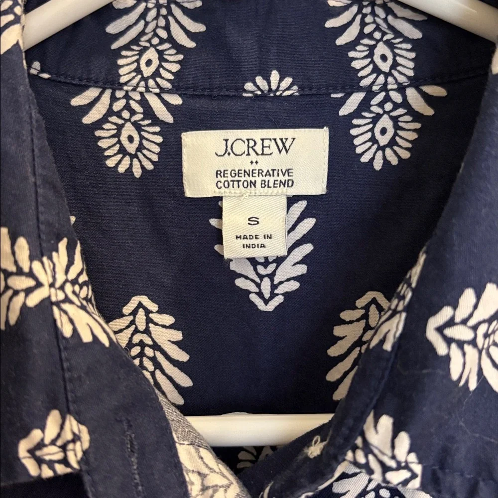J Crew Factory Button Up Poplin Shirt in Signature Fit, size small - Picture 6 of 12